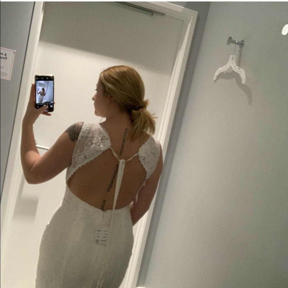 Cream lace dress EXCELLENT COND